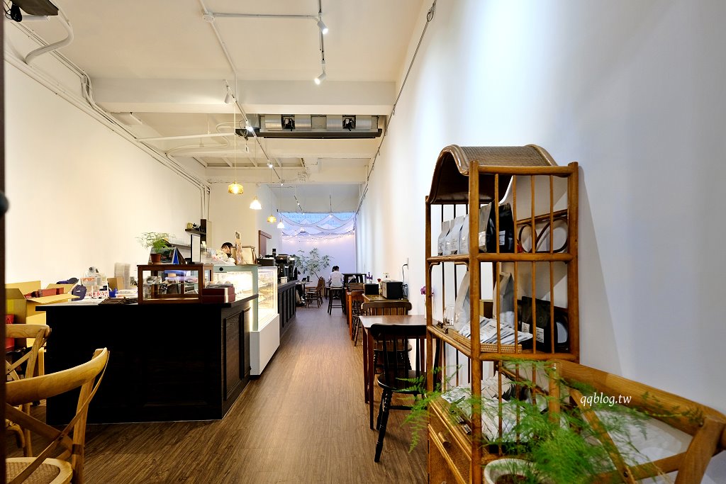 台中北區︱老花甜Flowercoffee.台中科博館附近老宅甜點店,獨創的塔上戚風果真是招牌 @QQ的懶骨頭 台中北區︱老花甜Flowercoffee.台中科博館附近老宅甜點店,獨創的塔上戚風果真是招牌 @QQ的懶骨頭