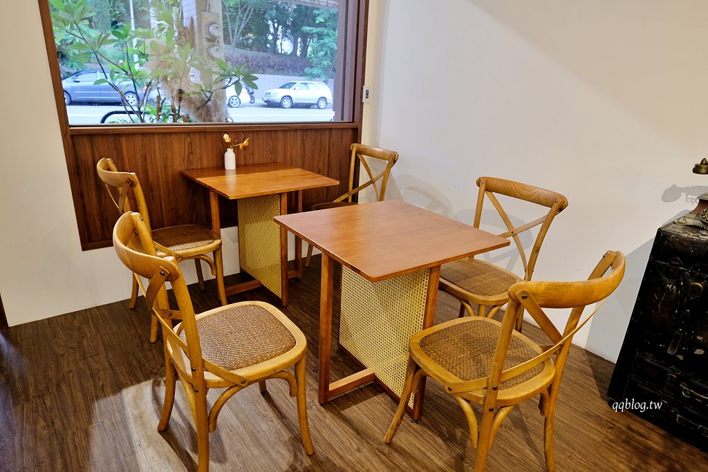 台中北區︱老花甜Flowercoffee.台中科博館附近老宅甜點店,獨創的塔上戚風果真是招牌 @QQ的懶骨頭 台中北區︱老花甜Flowercoffee.台中科博館附近老宅甜點店,獨創的塔上戚風果真是招牌 @QQ的懶骨頭