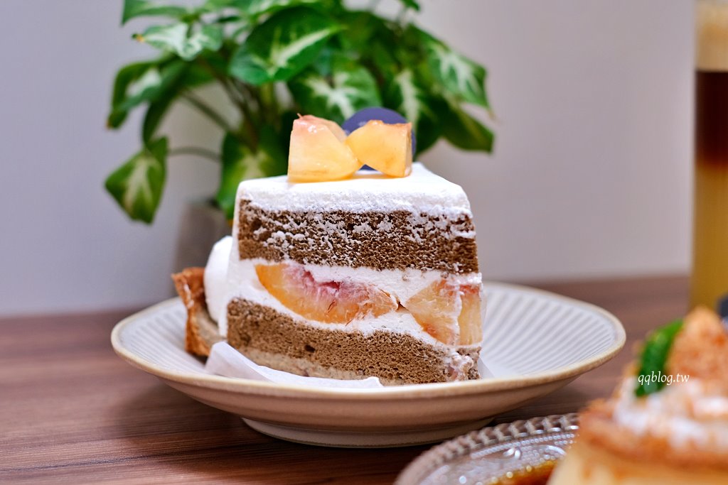 台中北區︱老花甜Flowercoffee.台中科博館附近老宅甜點店,獨創的塔上戚風果真是招牌 @QQ的懶骨頭 台中北區︱老花甜Flowercoffee.台中科博館附近老宅甜點店,獨創的塔上戚風果真是招牌 @QQ的懶骨頭
