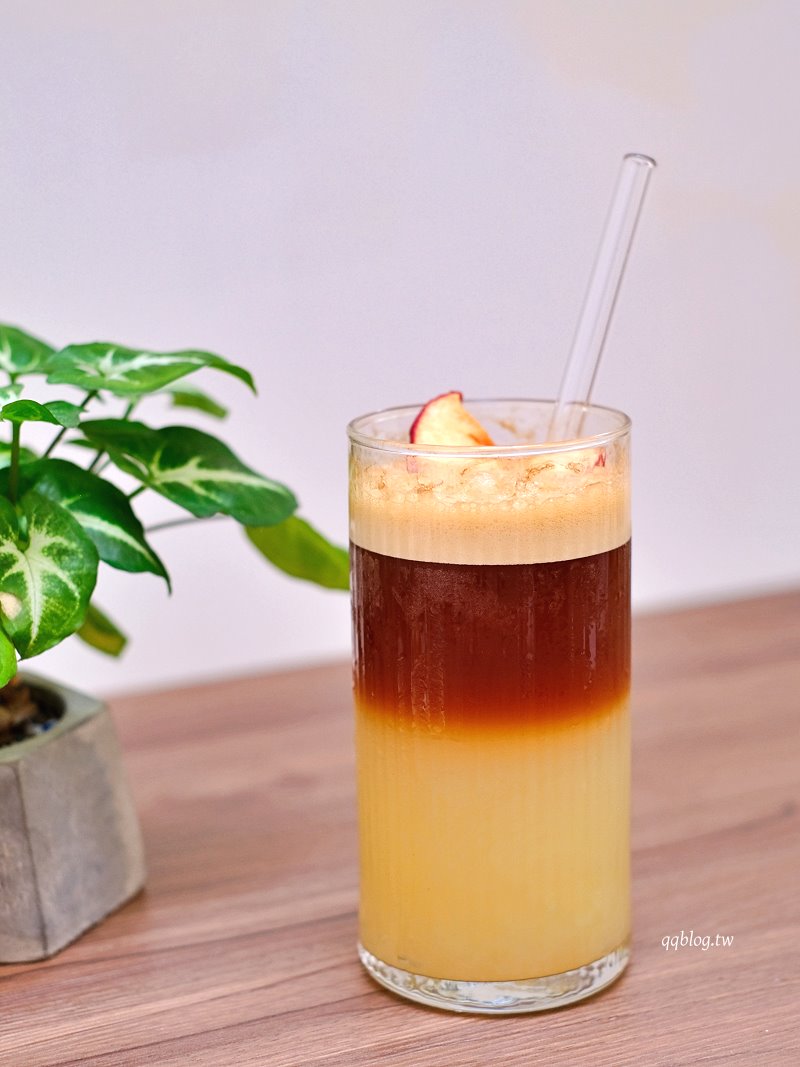 台中北區︱老花甜Flowercoffee.台中科博館附近老宅甜點店,獨創的塔上戚風果真是招牌 @QQ的懶骨頭 台中北區︱老花甜Flowercoffee.台中科博館附近老宅甜點店,獨創的塔上戚風果真是招牌 @QQ的懶骨頭