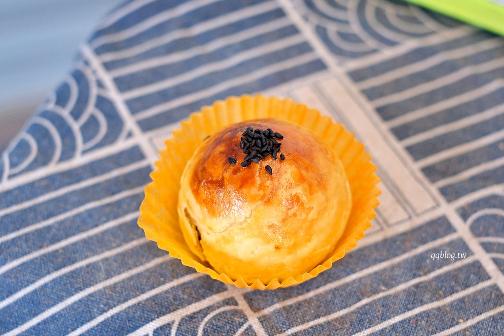花蓮︱一芳蛋黃酥．師承彰化名店的手藝，香酥可口好好吃 @QQ的懶骨頭