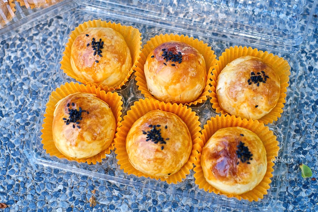 花蓮︱一芳蛋黃酥．師承彰化名店的手藝，香酥可口好好吃 @QQ的懶骨頭