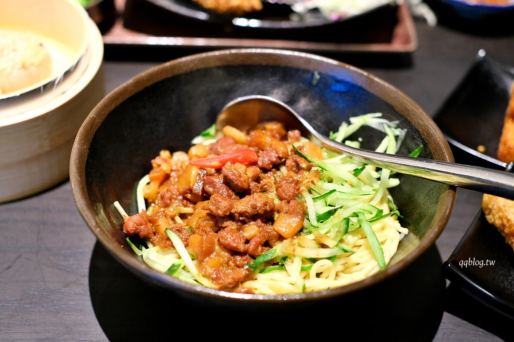 花蓮︱王記茶舖人文茶堂 美崙店．30年老店新氣象，環境空敞大氣又舒適 @QQ的懶骨頭