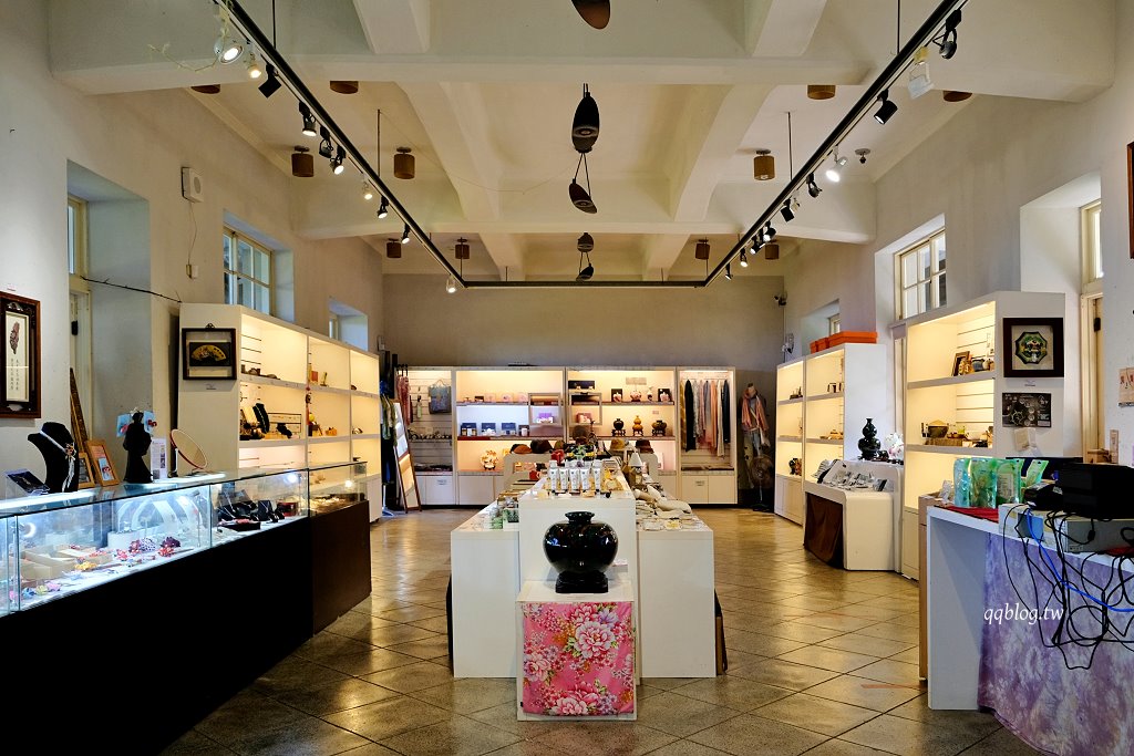 花蓮︱松園別館.日治時期的昭和老洋樓和老松樹,居高臨下遠眺太平洋 @QQ的懶骨頭 花蓮︱松園別館.日治時期的昭和老洋樓和老松樹,居高臨下遠眺太平洋 @QQ的懶骨頭