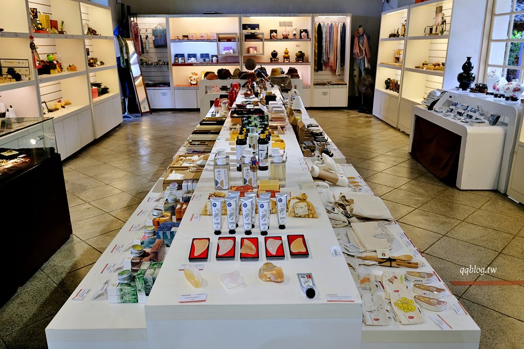 花蓮︱松園別館.日治時期的昭和老洋樓和老松樹,居高臨下遠眺太平洋 @QQ的懶骨頭 花蓮︱松園別館.日治時期的昭和老洋樓和老松樹,居高臨下遠眺太平洋 @QQ的懶骨頭