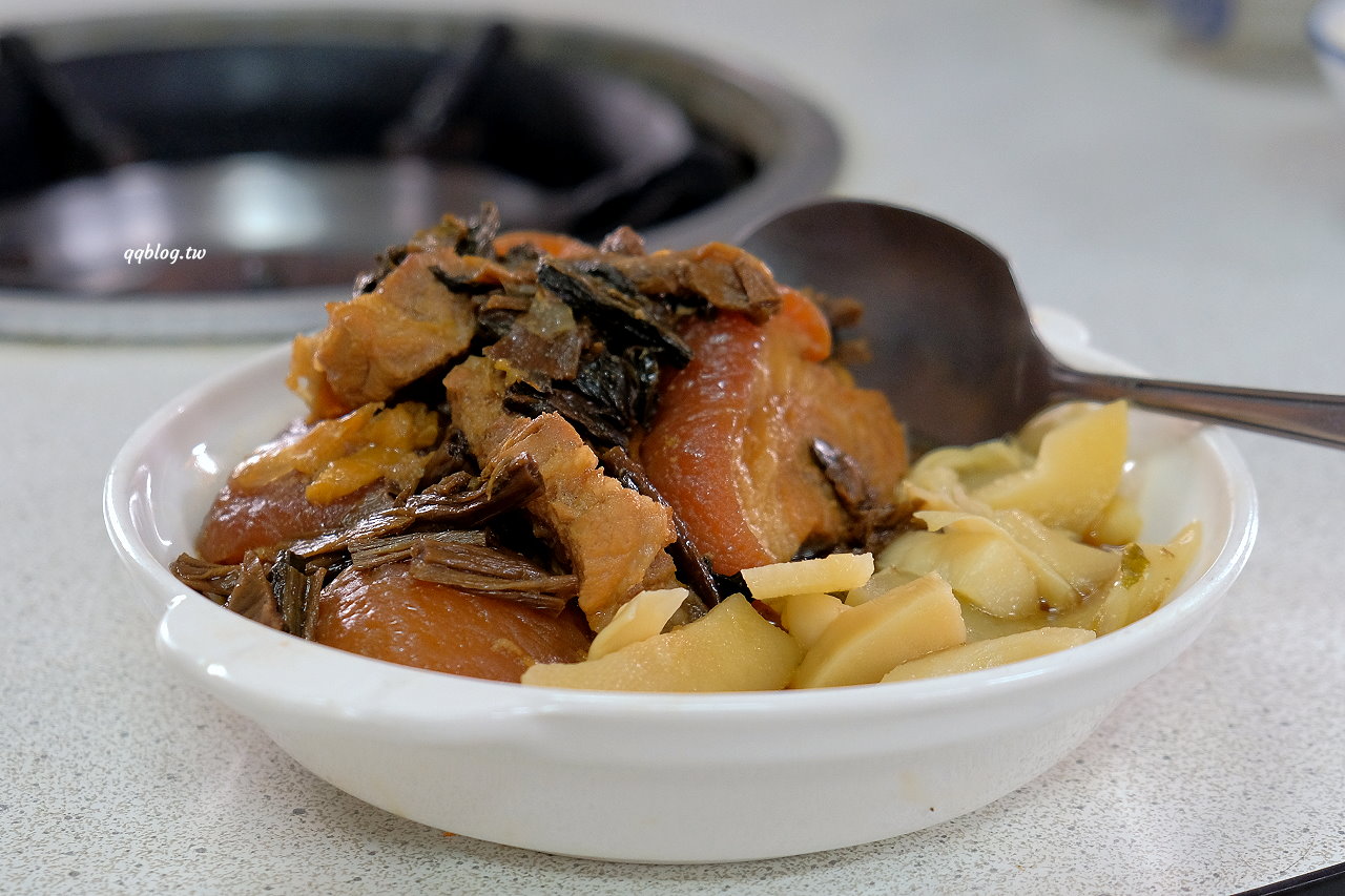 台中東勢︱檳園食坊．平價美味的客家菜餐廳，推清燙溫體牛肉火鍋 @QQ的懶骨頭