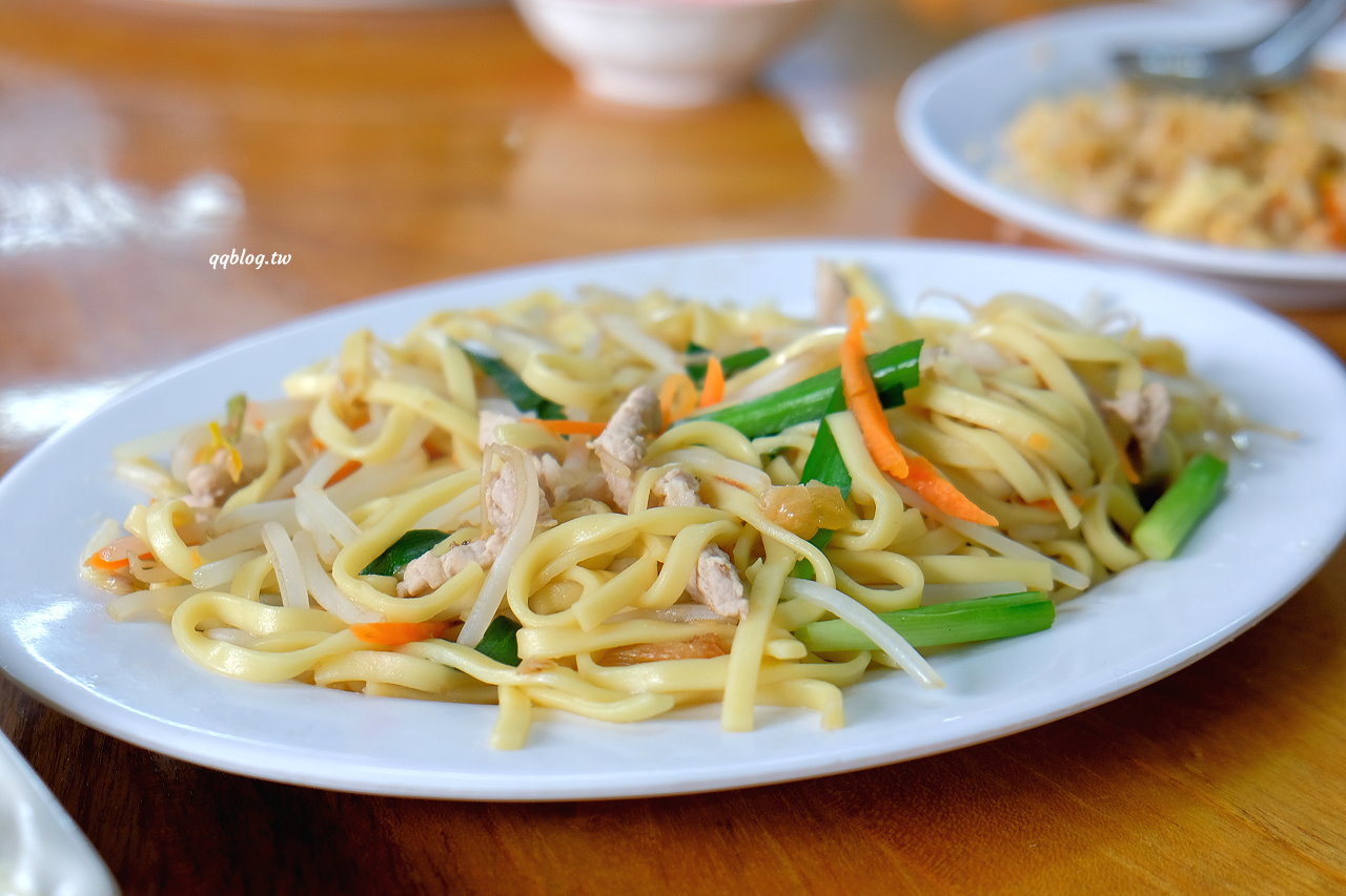 台中石岡︱土牛客家小吃．營業超過20年的在地老店，招牌香酥鴨必點 @QQ的懶骨頭