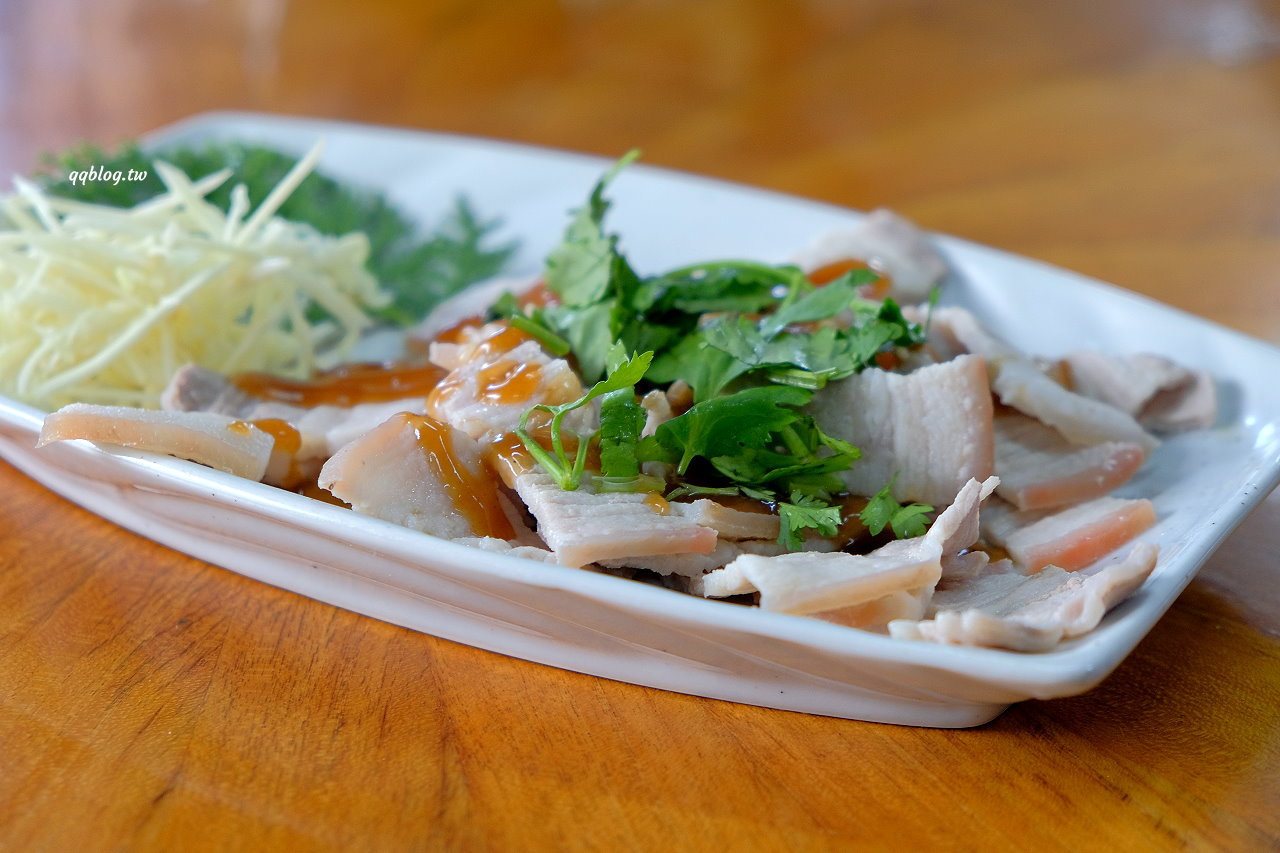 台中石岡︱土牛客家小吃．營業超過20年的在地老店，招牌香酥鴨必點 @QQ的懶骨頭