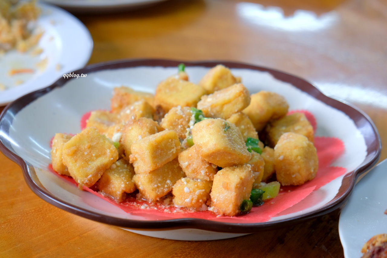台中石岡︱土牛客家小吃．營業超過20年的在地老店，招牌香酥鴨必點 @QQ的懶骨頭