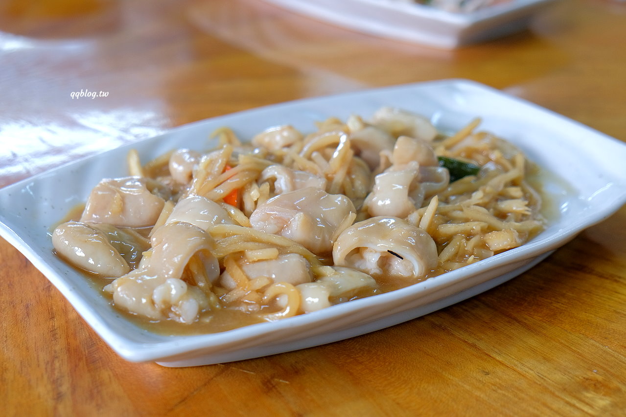 台中石岡︱土牛客家小吃．營業超過20年的在地老店，招牌香酥鴨必點 @QQ的懶骨頭