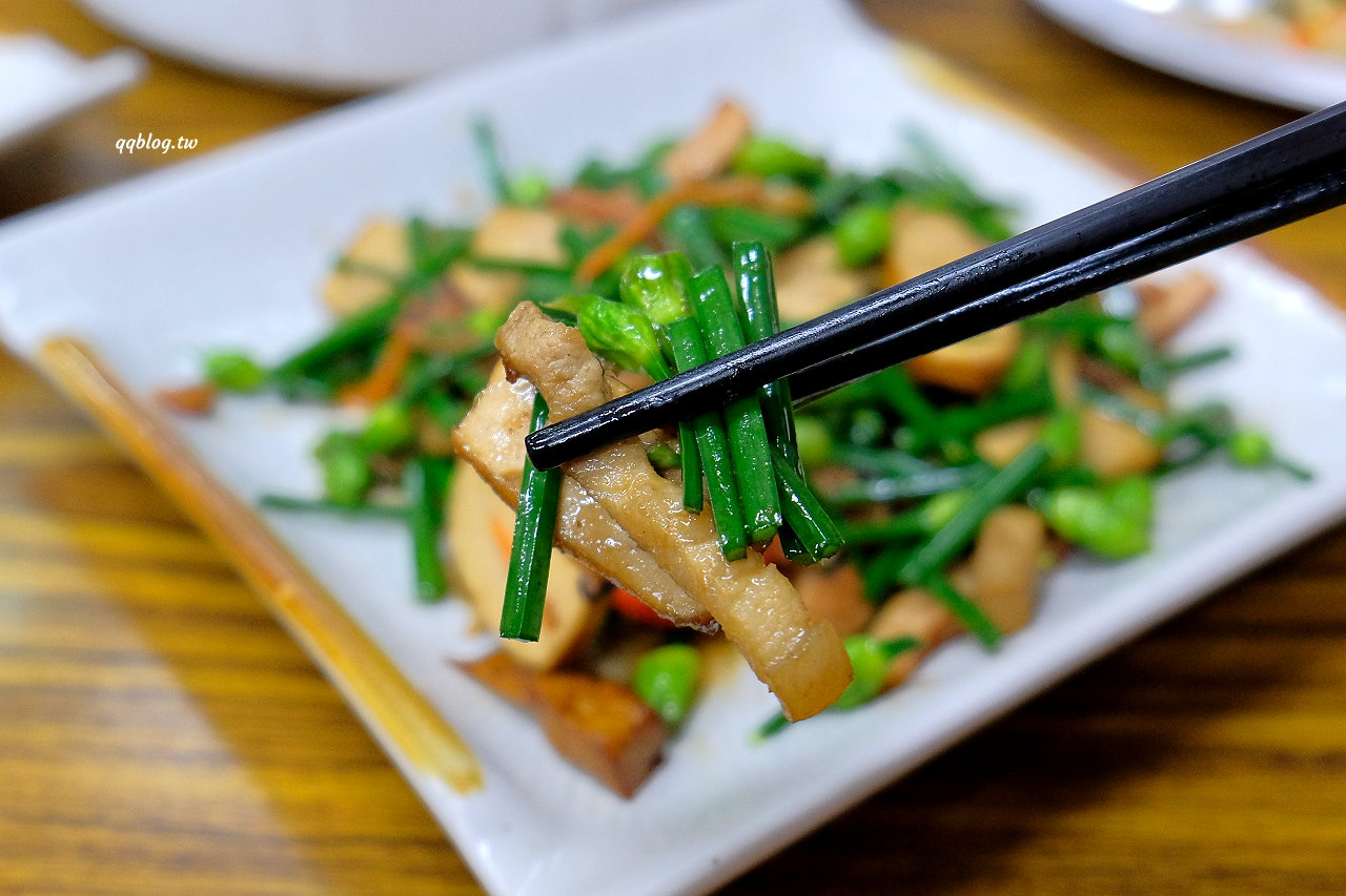 台中石岡︱土牛客家小吃．營業超過20年的在地老店，招牌香酥鴨必點 @QQ的懶骨頭