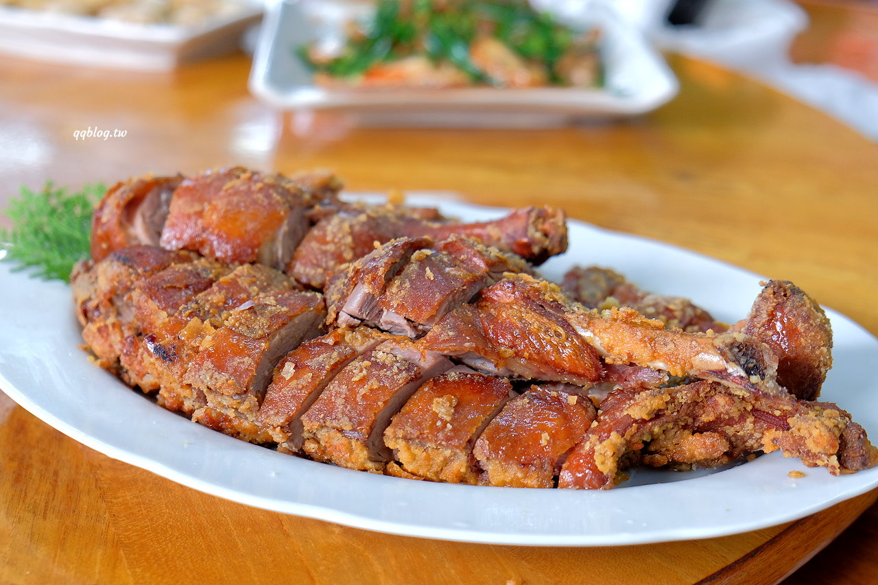 台中石岡︱土牛客家小吃．營業超過20年的在地老店，招牌香酥鴨必點 @QQ的懶骨頭