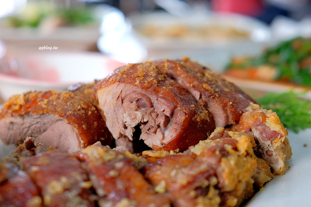 台中石岡︱土牛客家小吃．營業超過20年的在地老店，招牌香酥鴨必點 @QQ的懶骨頭