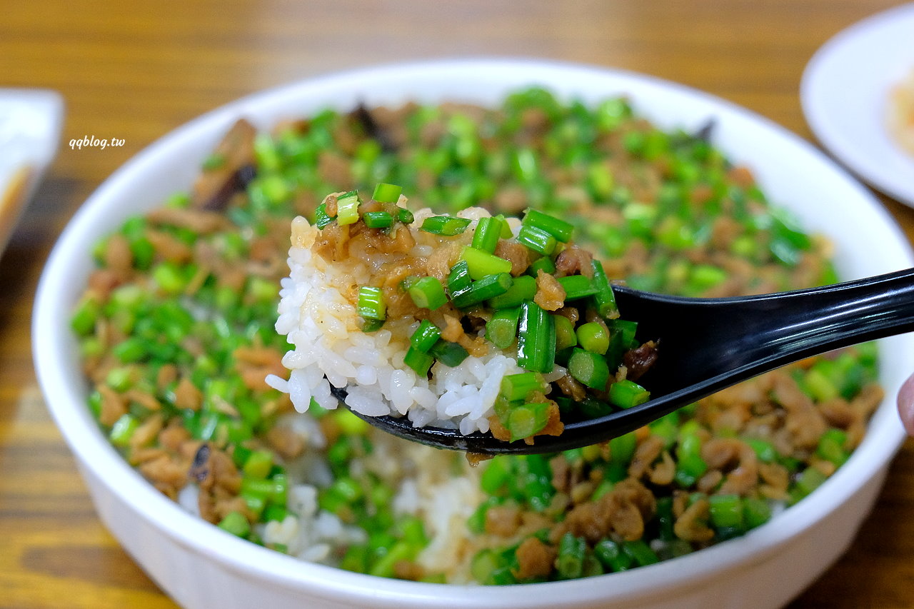 台中石岡︱土牛客家小吃．營業超過20年的在地老店，招牌香酥鴨必點 @QQ的懶骨頭