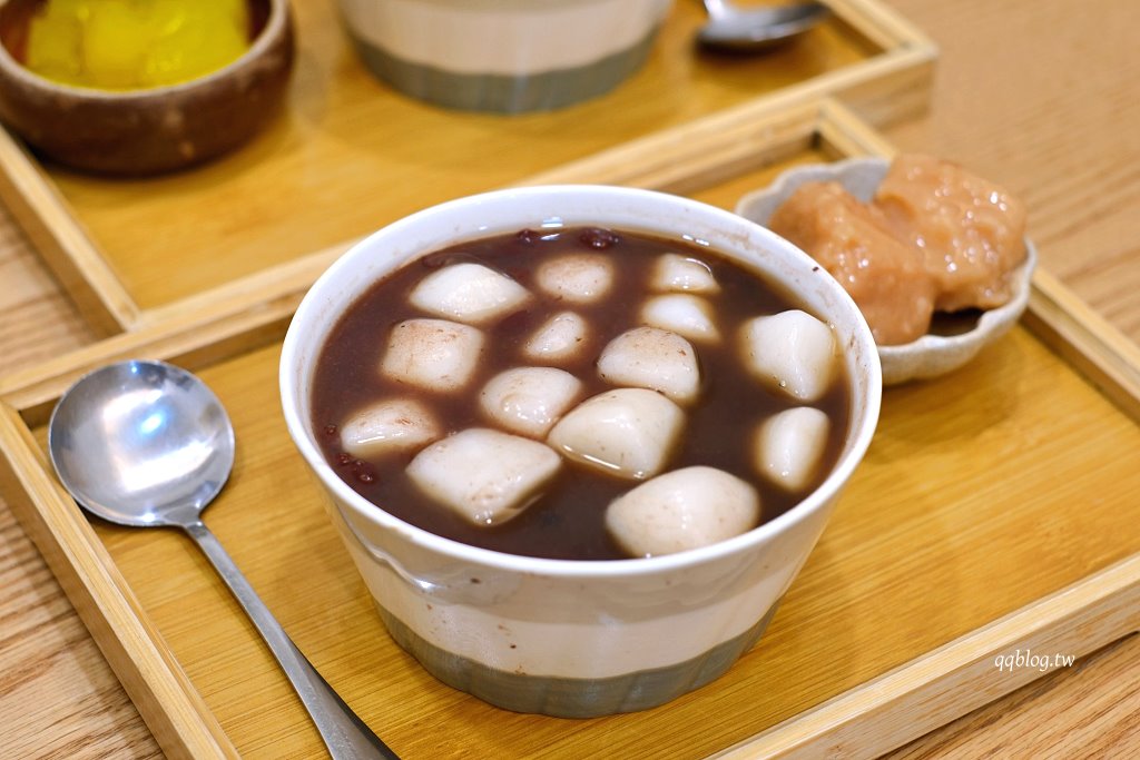 台中北區︱嘉良冰鎮 梅亭參店．太平超人氣冰品店，冬季甜湯暖心又暖胃 @QQ的懶骨頭