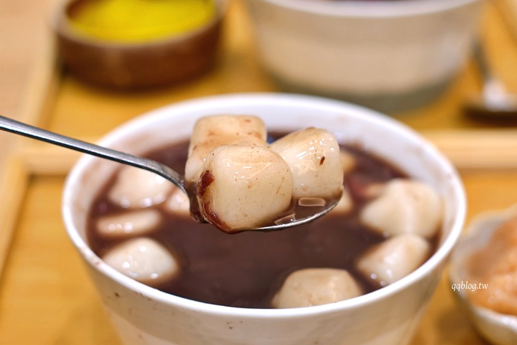 台中北區︱嘉良冰鎮 梅亭參店．太平超人氣冰品店，冬季甜湯暖心又暖胃 @QQ的懶骨頭