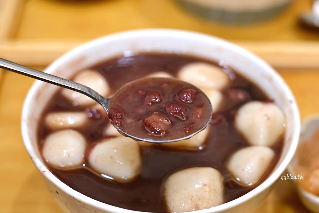 台中北區︱嘉良冰鎮 梅亭參店．太平超人氣冰品店，冬季甜湯暖心又暖胃 @QQ的懶骨頭