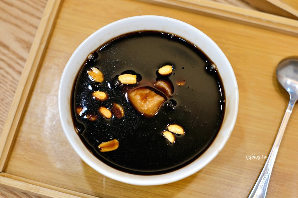 台中北區︱嘉良冰鎮 梅亭參店．太平超人氣冰品店，冬季甜湯暖心又暖胃 @QQ的懶骨頭