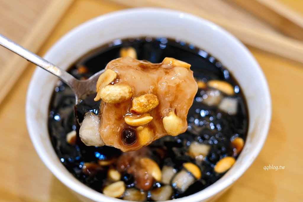 台中北區︱嘉良冰鎮 梅亭參店．太平超人氣冰品店，冬季甜湯暖心又暖胃 @QQ的懶骨頭