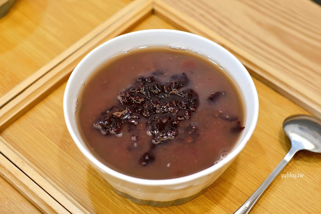 台中北區︱嘉良冰鎮 梅亭參店．太平超人氣冰品店，冬季甜湯暖心又暖胃 @QQ的懶骨頭