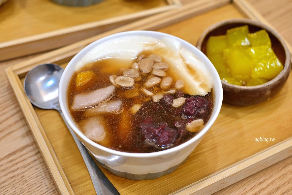 台中北區︱嘉良冰鎮 梅亭參店．太平超人氣冰品店，冬季甜湯暖心又暖胃 @QQ的懶骨頭