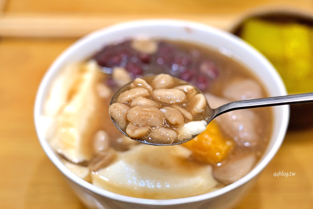 台中北區︱嘉良冰鎮 梅亭參店．太平超人氣冰品店，冬季甜湯暖心又暖胃 @QQ的懶骨頭