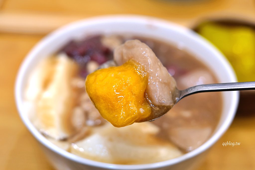 台中北區︱嘉良冰鎮 梅亭參店．太平超人氣冰品店，冬季甜湯暖心又暖胃 @QQ的懶骨頭