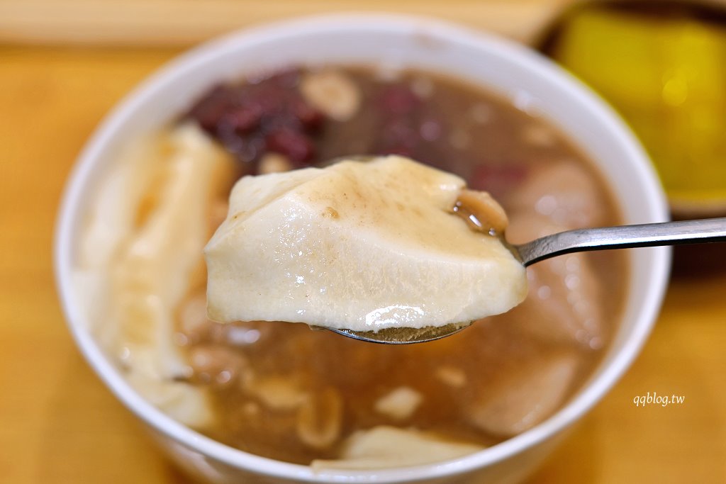 台中北區︱嘉良冰鎮 梅亭參店．太平超人氣冰品店，冬季甜湯暖心又暖胃 @QQ的懶骨頭