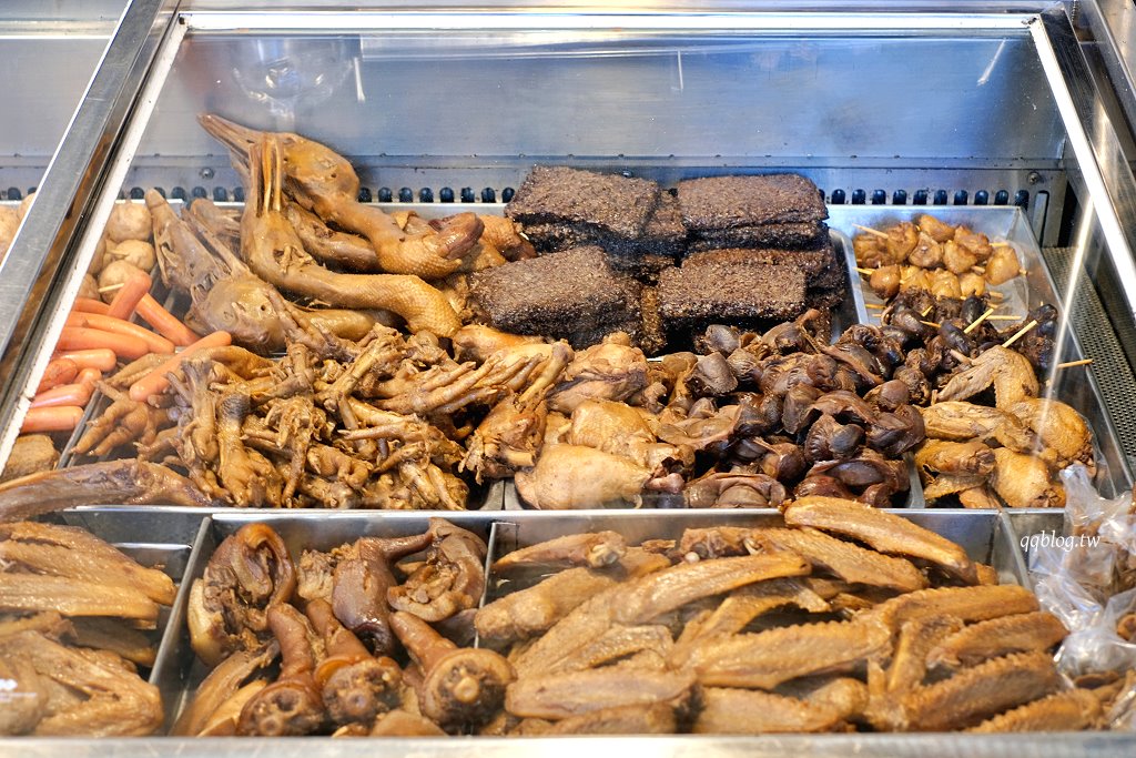 高雄鹽埕︱阿囉哈滷味．飄香超過一甲子的在地人氣滷味攤 @QQ的懶骨頭