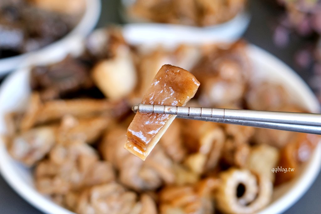 高雄鹽埕︱阿囉哈滷味．飄香超過一甲子的在地人氣滷味攤 @QQ的懶骨頭