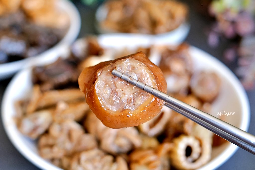 高雄鹽埕︱阿囉哈滷味．飄香超過一甲子的在地人氣滷味攤 @QQ的懶骨頭