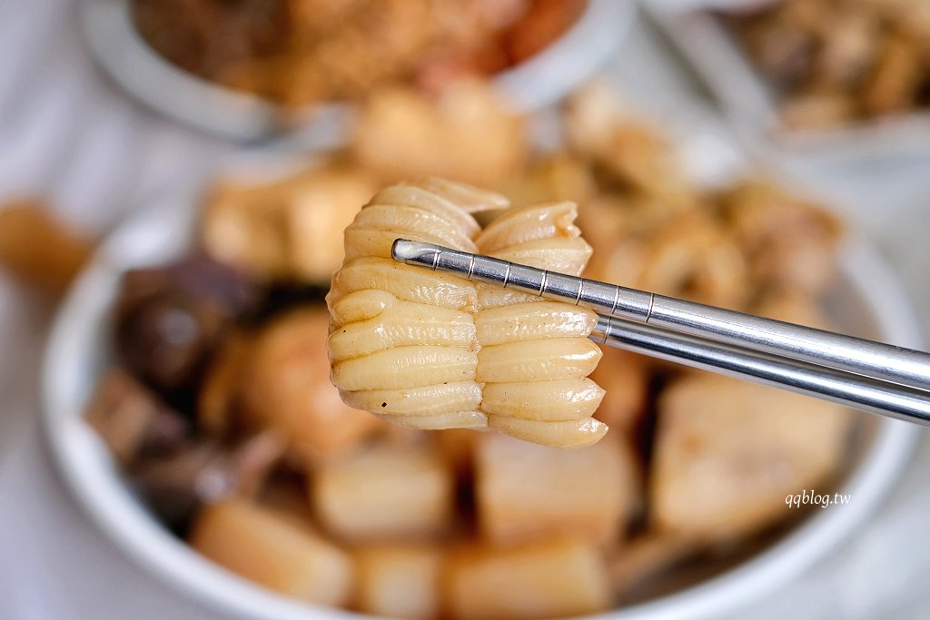 高雄鹽埕︱大溝頂阿囉哈滷味 杏．鹽埕營業超過70年滷味，必點口香糖、海帶和蘭花干 @QQ的懶骨頭