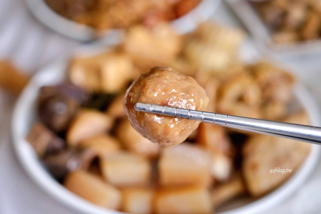 高雄鹽埕︱大溝頂阿囉哈滷味 杏．鹽埕營業超過70年滷味，必點口香糖、海帶和蘭花干 @QQ的懶骨頭