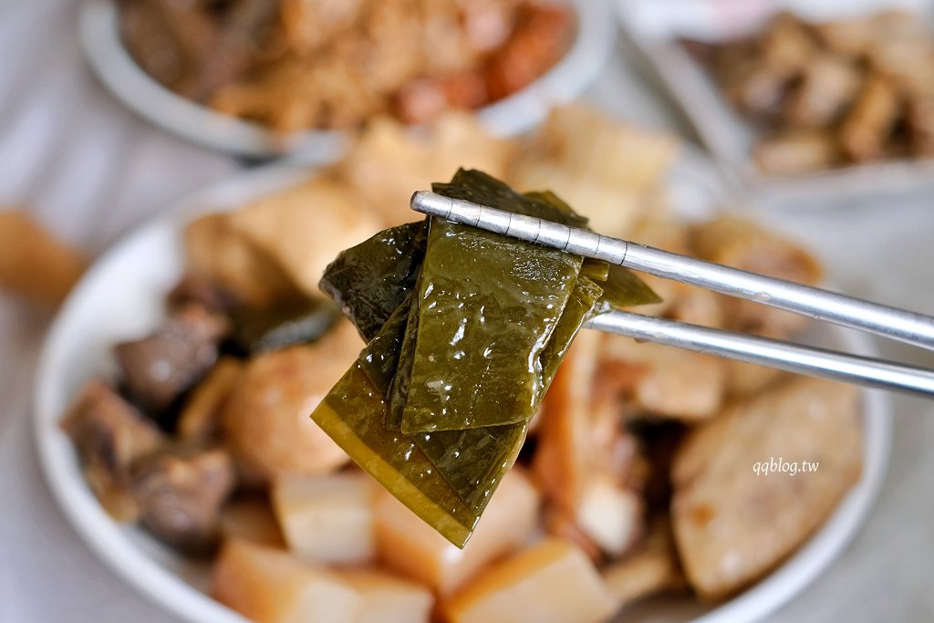 高雄鹽埕︱大溝頂阿囉哈滷味 杏．鹽埕營業超過70年滷味，必點口香糖、海帶和蘭花干 @QQ的懶骨頭