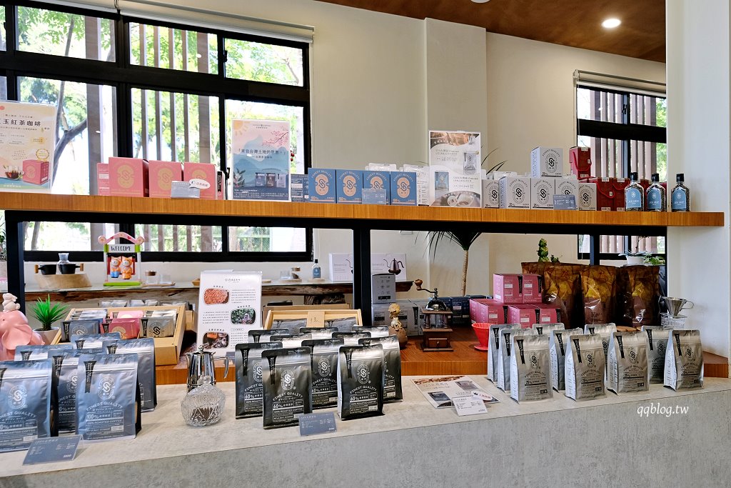 南投埔里︱惠蓀咖啡品牌館．愛爾蘭國道旁森林系咖啡館，享用台灣咖啡、簡餐、甜點 @QQ的懶骨頭