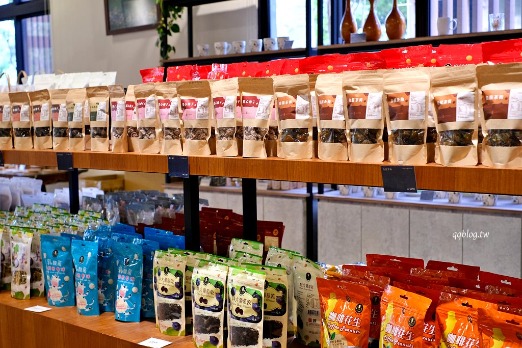 南投埔里︱惠蓀咖啡品牌館．愛爾蘭國道旁森林系咖啡館，享用台灣咖啡、簡餐、甜點 @QQ的懶骨頭