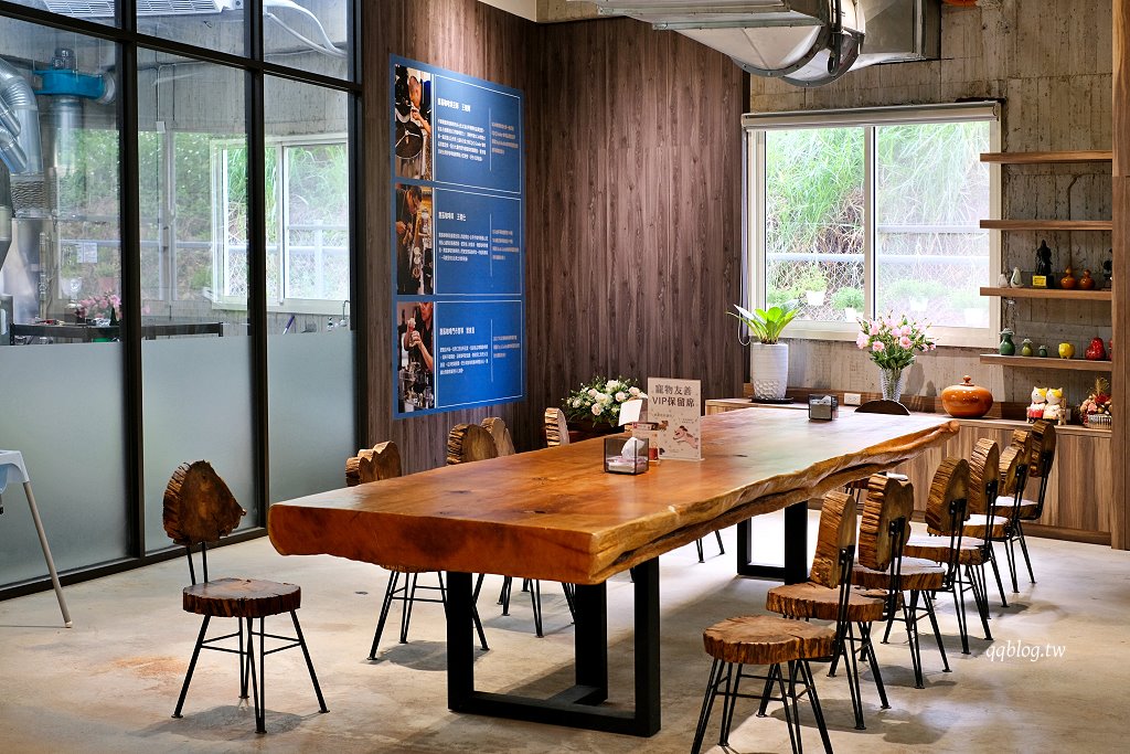 南投埔里︱惠蓀咖啡品牌館．愛爾蘭國道旁森林系咖啡館，享用台灣咖啡、簡餐、甜點 @QQ的懶骨頭