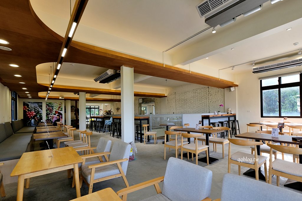南投埔里︱惠蓀咖啡品牌館．愛爾蘭國道旁森林系咖啡館，享用台灣咖啡、簡餐、甜點 @QQ的懶骨頭
