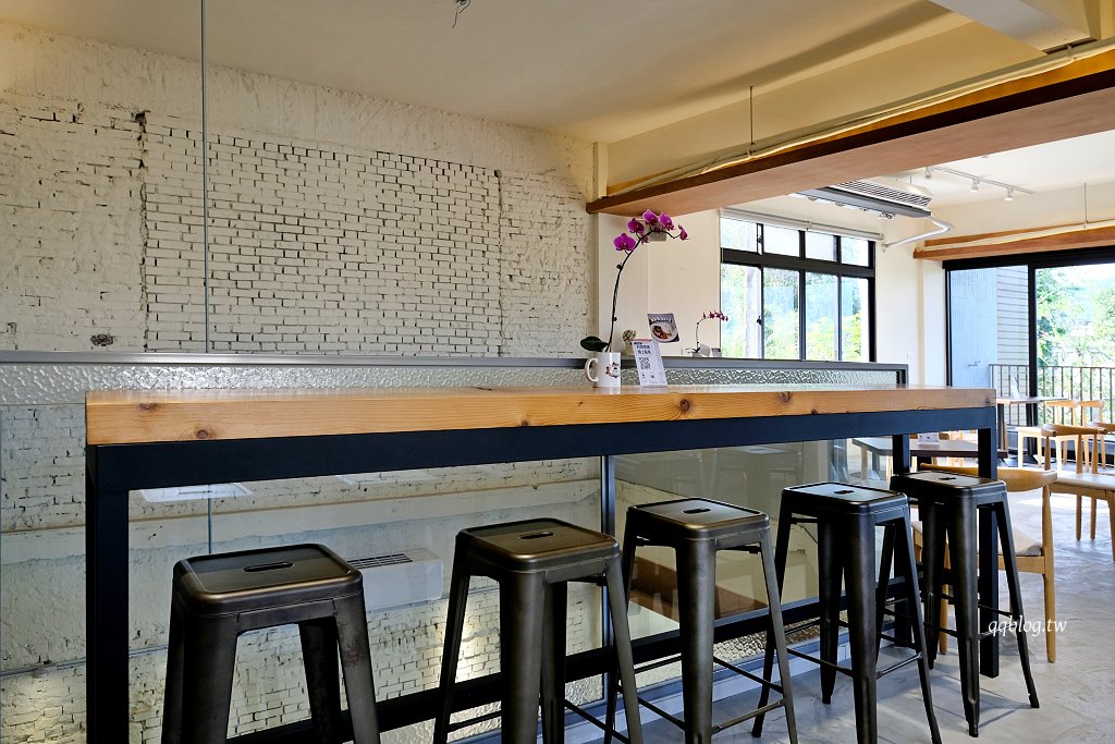 南投埔里︱惠蓀咖啡品牌館．愛爾蘭國道旁森林系咖啡館，享用台灣咖啡、簡餐、甜點 @QQ的懶骨頭