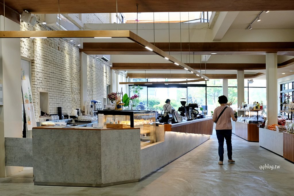 南投埔里︱惠蓀咖啡品牌館．愛爾蘭國道旁森林系咖啡館，享用台灣咖啡、簡餐、甜點 @QQ的懶骨頭
