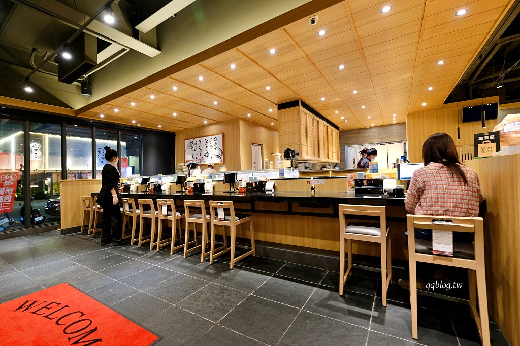 台中南屯︱大漁壽司．台中人氣壽司重新裝潢，環境寬敞大氣有濃厚的日式氛圍，嚴選當季季節漁獲產地直送 @QQ的懶骨頭