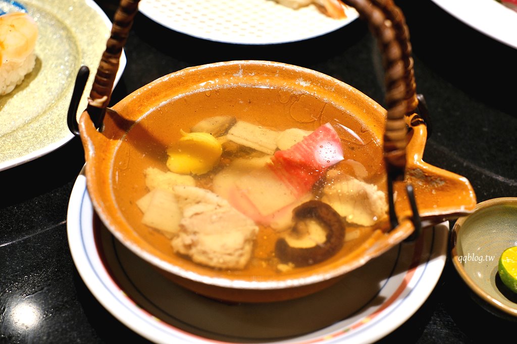 台中南屯︱大漁壽司．台中人氣壽司重新裝潢，環境寬敞大氣有濃厚的日式氛圍，嚴選當季季節漁獲產地直送 @QQ的懶骨頭