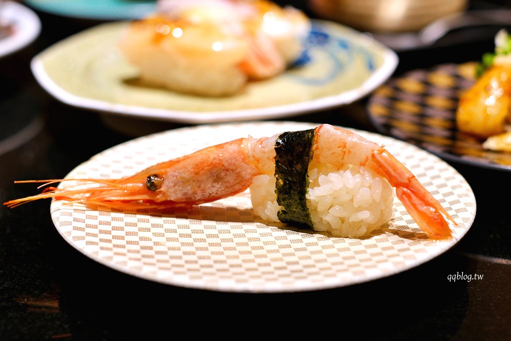 台中南屯︱大漁壽司．台中人氣壽司重新裝潢，環境寬敞大氣有濃厚的日式氛圍，嚴選當季季節漁獲產地直送 @QQ的懶骨頭