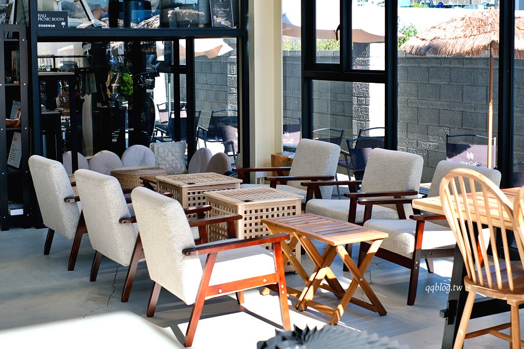 台中北屯︱Her CAFE 員工喝咖啡．不限時咖啡館，150元咖啡、飲品喝到飽，號稱台最美茶水間咖啡館 @QQ的懶骨頭