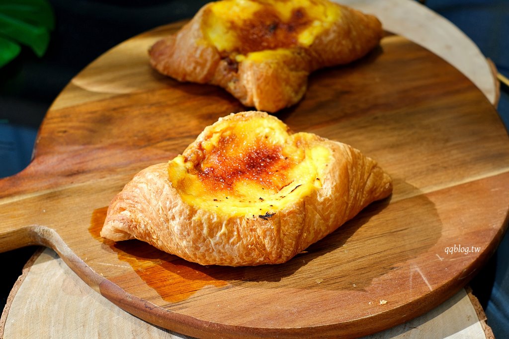 台中北屯︱Her CAFE 員工喝咖啡．不限時咖啡館，150元咖啡、飲品喝到飽，號稱台最美茶水間咖啡館 @QQ的懶骨頭