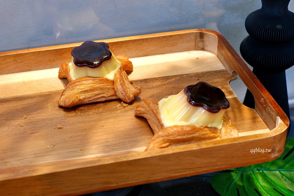 台中北屯︱Her CAFE 員工喝咖啡．不限時咖啡館，150元咖啡、飲品喝到飽，號稱台最美茶水間咖啡館 @QQ的懶骨頭