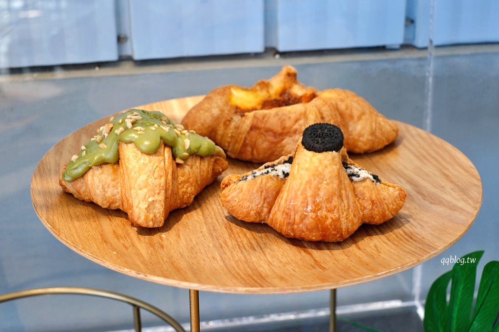 台中北屯︱Her CAFE 員工喝咖啡．不限時咖啡館，150元咖啡、飲品喝到飽，號稱台最美茶水間咖啡館 @QQ的懶骨頭