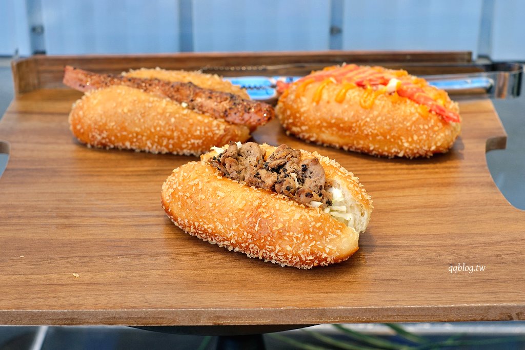 台中北屯︱Her CAFE 員工喝咖啡．不限時咖啡館，150元咖啡、飲品喝到飽，號稱台最美茶水間咖啡館 @QQ的懶骨頭