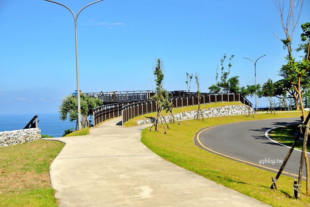宜蘭蘇澳︱南方澳觀景臺.俯瞰南方澳漁港壯麗景色,180度零死角遠眺筆架山、豆腐岬、內埤沙灘 @QQ的懶骨頭 宜蘭蘇澳︱南方澳觀景臺.俯瞰南方澳漁港壯麗景色,180度零死角遠眺筆架山、豆腐岬、內埤沙灘 @QQ的懶骨頭