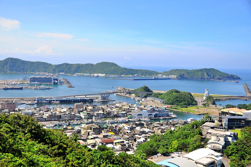 宜蘭蘇澳︱南方澳觀景臺．俯瞰南方澳漁港壯麗景色，180度零死角遠眺筆架山、豆腐岬、內埤沙灘 @QQ的懶骨頭